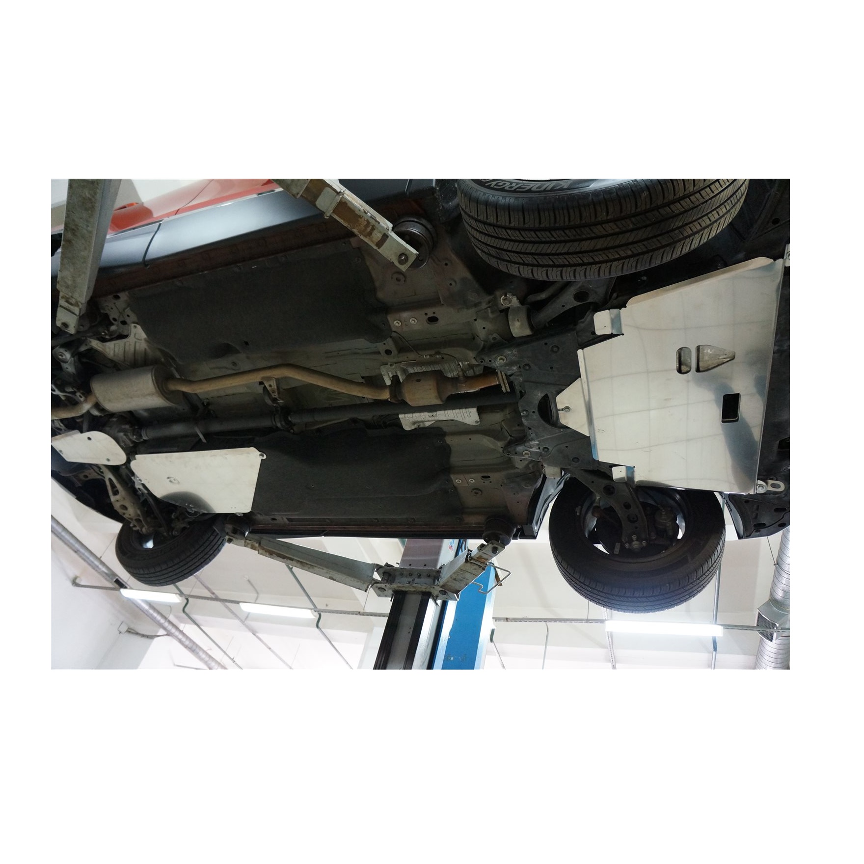 Защита днища из 3 частей Honda CR-V 5 (Алюминий 4 мм) Защита днища из 3 частей Honda CR-V 5 (Алюминий 4 мм)