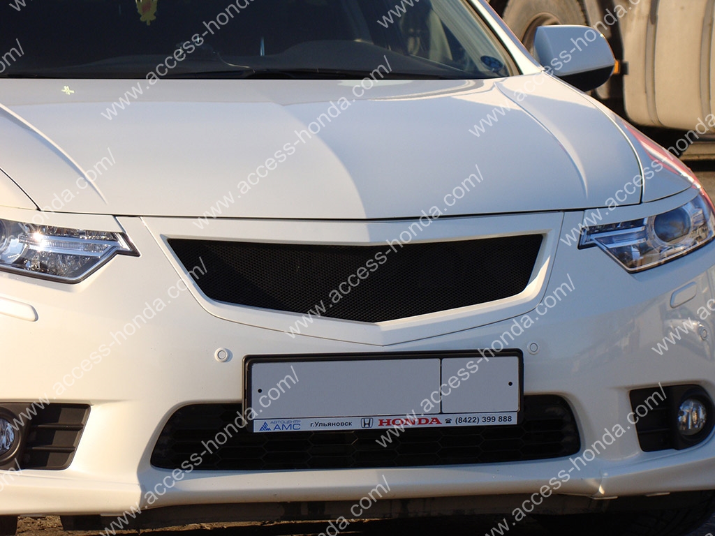 Рамка номера 71145-TZ3-R00 Рамка номера 71145-TZ3-R00