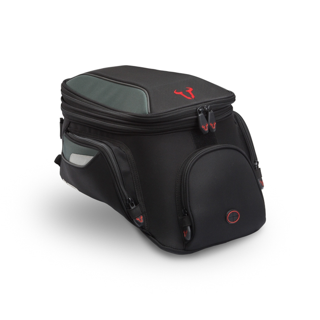 Сумка-кофр на бак  EVO City tank bag 11-15л. SW-Motech (универсальная) для мотоцикла Honda Сумка-кофр на бак  EVO City tank bag 11-15л. SW-Motech (универсальная) для мотоцикла Honda