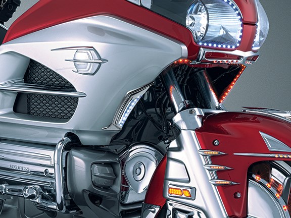 Накладки LED на боковые воздухозаборники (Пара) для Honda GL1800 Gold Wing 3903 Накладки LED на боковые воздухозаборники (Пара) для Honda GL1800 Gold Wing 3903