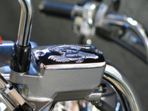 Хромированная накладка на главный тормозной цилиндр (1 шт) для Honda GL Gold Wing 451-001 Хромированная накладка на главный тормозной цилиндр (1 шт) для Honda GL Gold Wing 451-001