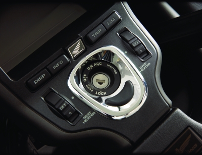 Хромированная  накладка на замок зажигания (1 шт) для Honda GL1800 Gold Wing 52-759 Хромированная  накладка на замок зажигания (1 шт) для Honda GL1800 Gold Wing 52-759