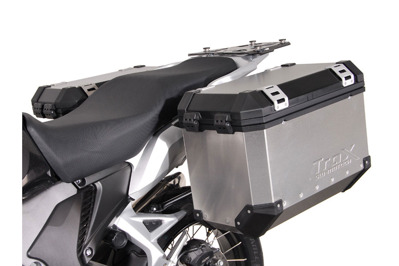 Комплект боковых алюминиевых серебристых кофров 37 л. и креплений SW-MOTECH для Honda VFR 1200 X Crosstourer Комплект боковых алюминиевых серебристых кофров 37 л. и креплений SW-MOTECH для Honda VFR 1200 X Crosstourer