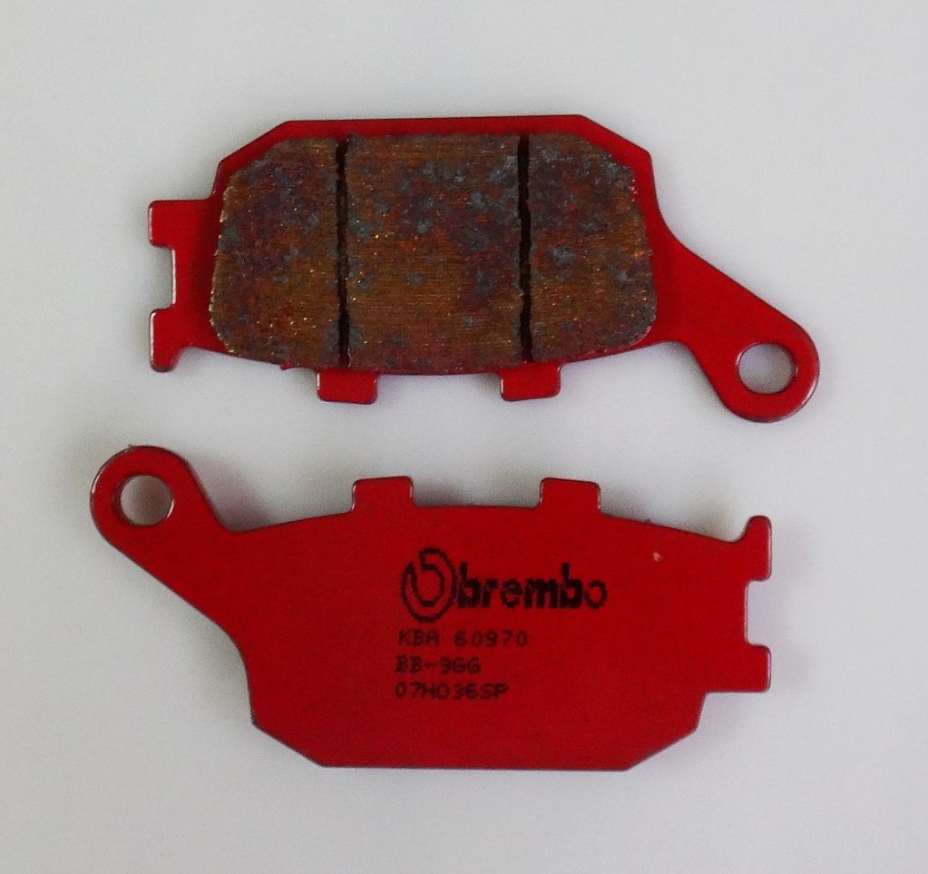 Тормозные задние колодки Brembo для мотоциклов Honda Тормозные задние колодки Brembo для мотоциклов Honda