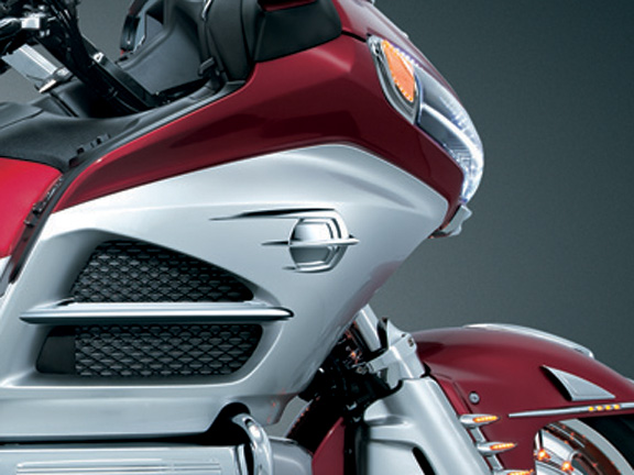 Хромированные накладки на эмблемы (пара) для Honda GL1800 Gold Wing  7363 Хромированные накладки на эмблемы (пара) для Honda GL1800 Gold Wing  7363