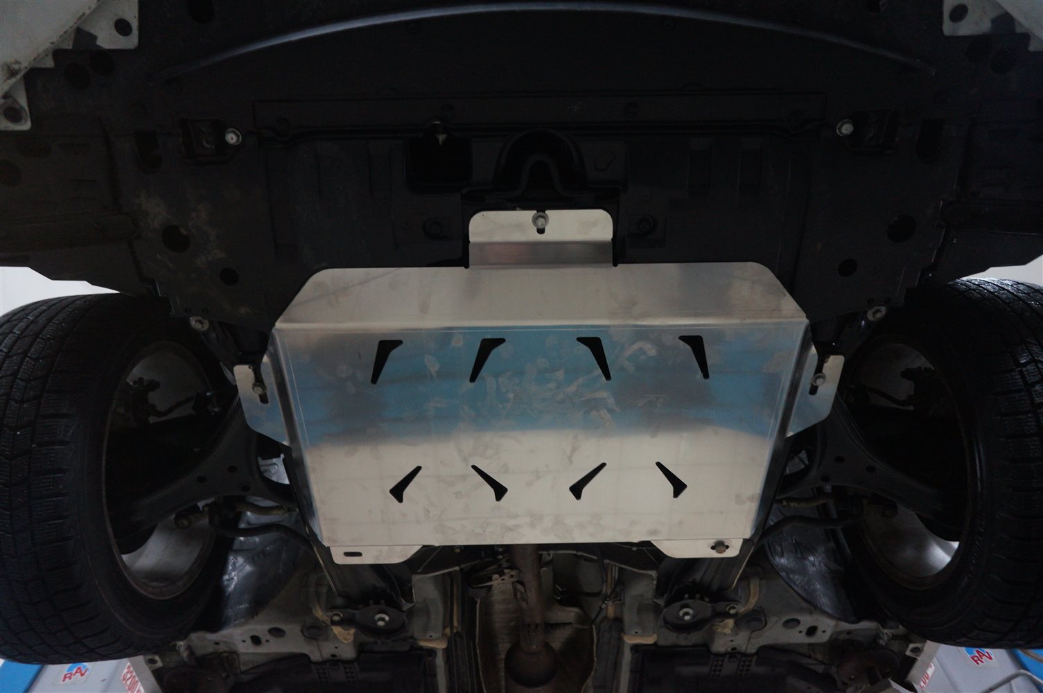 Защита днища Honda Accord V-2,4 ; 3,5 (2013-)из 5 частей (Алюминий 4 мм) Защита днища Honda Accord V-2,4 ; 3,5 (2013-)из 5 частей (Алюминий 4 мм)