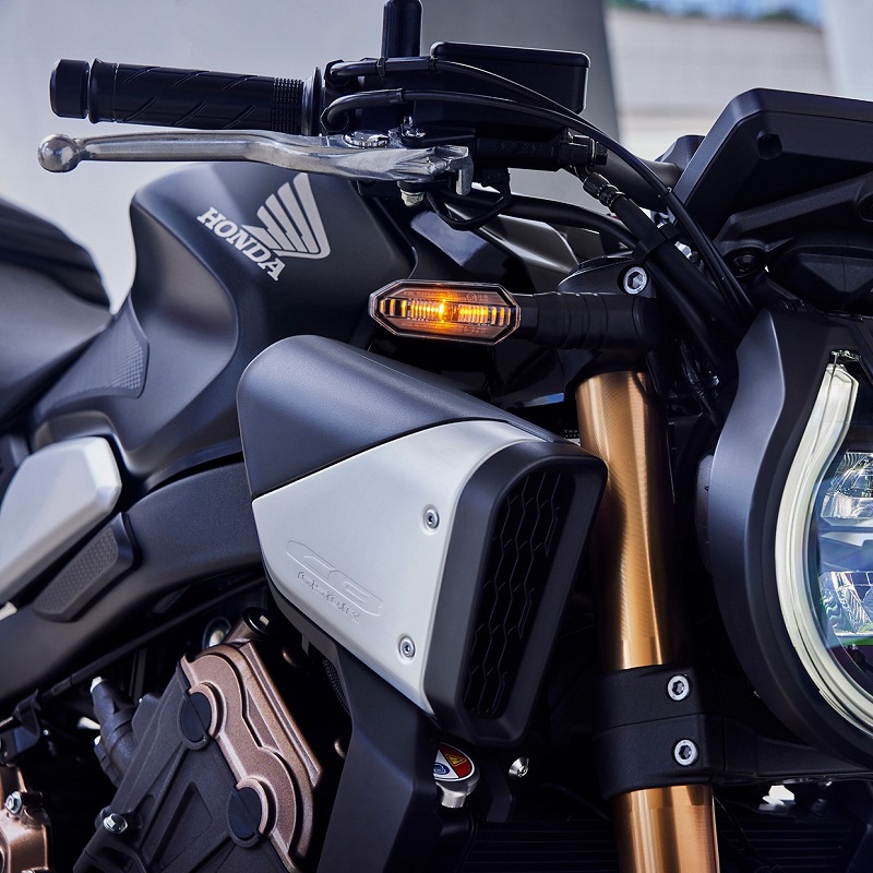 Оригинальная накладка кожуха для Honda CB650R (2023 - н.в.), CBR650R (2021 - н.в.) Оригинальная накладка кожуха для Honda CB650R (2023 - н.в.), CBR650R (2021 - н.в.)