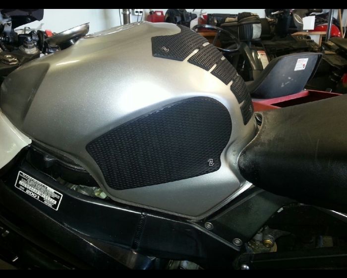 Комплект защитных наклеек на бак TechSpec  для мотоцикла Honda CBR929 2000-2003 Комплект защитных наклеек на бак TechSpec  для мотоцикла Honda CBR929 2000-2003