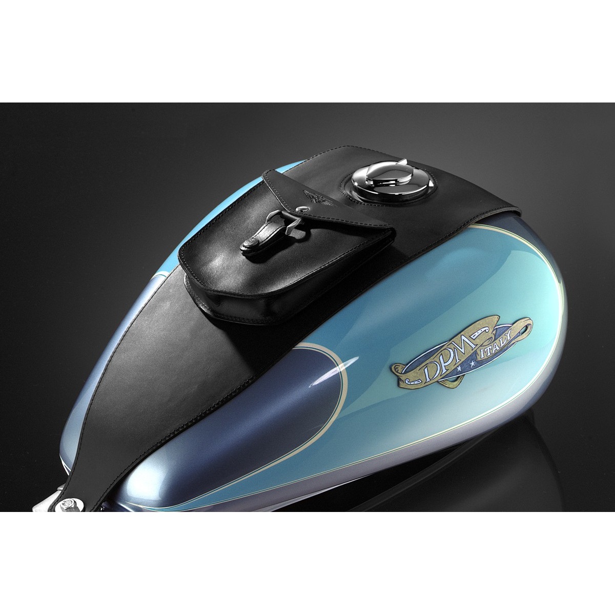 Кожаная накладка на бак DPM Race для Honda VF750 1987-1992 Кожаная накладка на бак DPM Race для Honda VF750 1987-1992