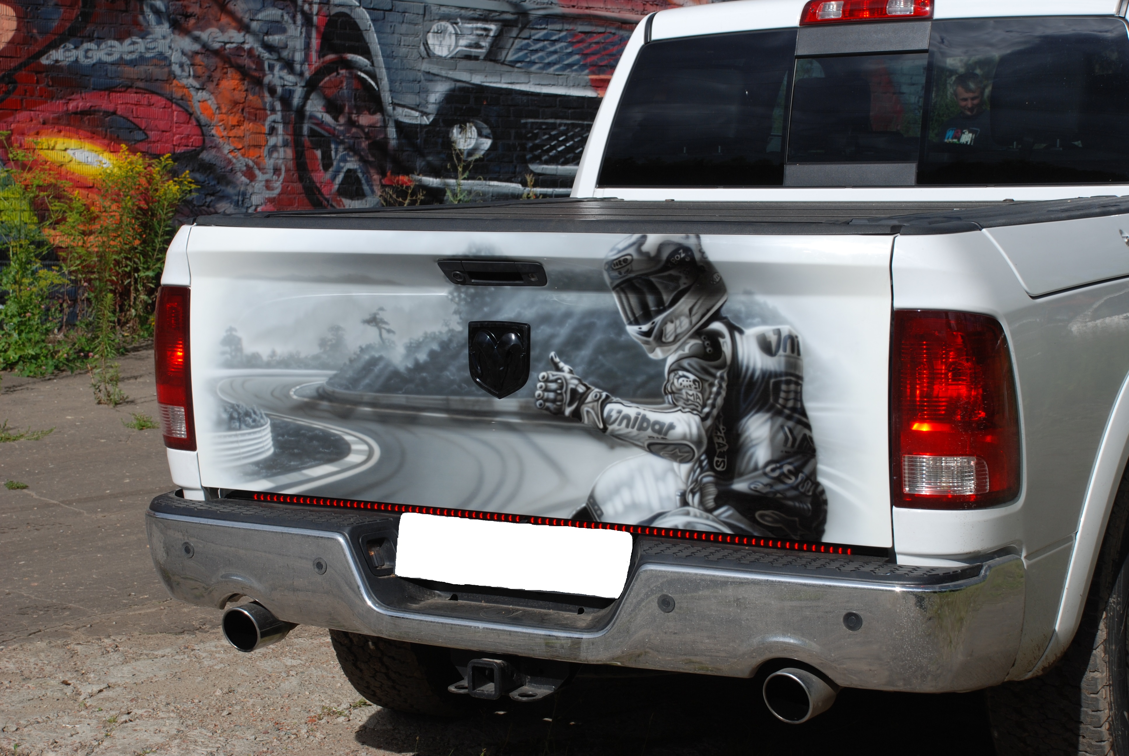 Аэрография Dodge Ram  Аэрография Dodge Ram