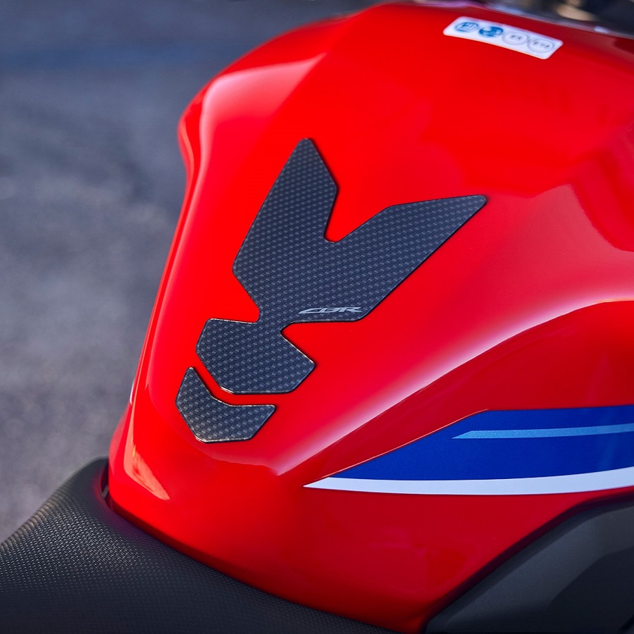 Оригинальная наклейка на бак для Honda CBR500R (2023 - н.в.), CBR650R, CBR1000RR (2021 - н.в.) Оригинальная наклейка на бак для Honda CBR500R (2023 - н.в.), CBR650R, CBR1000RR (2021 - н.в.)