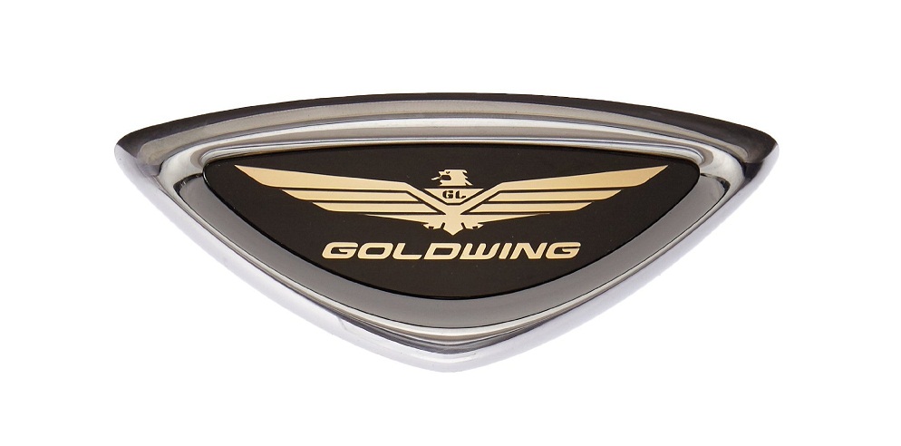 Оригинальная декоративная эмблема на переднее крыло мотоцикла Honda GL1800 Gold Wing '01-'16/F6B Bagger '13-'16 08F85MCA800L (08F85-MCA-800L) Оригинальная декоративная эмблема на переднее крыло мотоцикла Honda GL1800 Gold Wing '01-'16/F6B Bagger '13-'16 08F85MCA800L (08F85-MCA-800L)