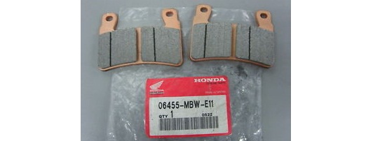Оригинальные передние тормозные колодки для мотоцикла Honda 06455MBWE11 (06455-MBW-E11) Оригинальные передние тормозные колодки для мотоцикла Honda 06455MBWE11 (06455-MBW-E11)