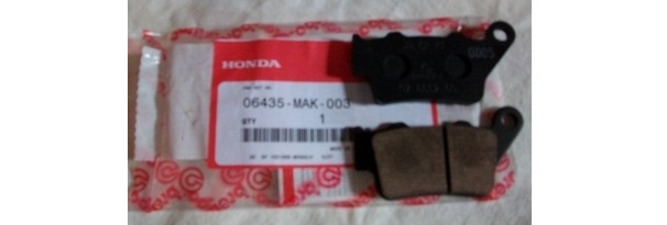 Оригинальные задние тормозные колодки для мотоцикла Honda 06435MAK003 (06435-MAK-003) Оригинальные задние тормозные колодки для мотоцикла Honda 06435MAK003 (06435-MAK-003)