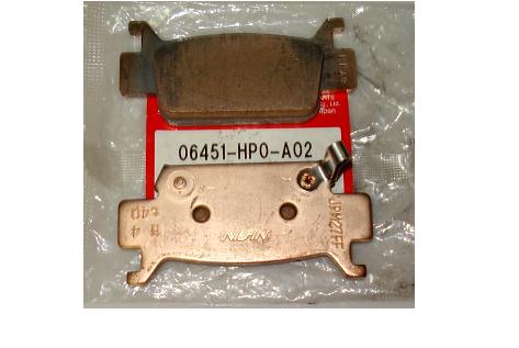 Оригинальные передние тормозные колодки для квадроцикла (ATV) Honda 06451HP0A02 (06451-HP0-A02) Оригинальные передние тормозные колодки для квадроцикла (ATV) Honda 06451HP0A02 (06451-HP0-A02)
