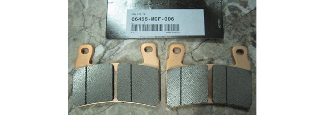 Оригинальные передние тормозные колодки для мотоцикла Honda 06455MCF006 (06455-MCF-006)