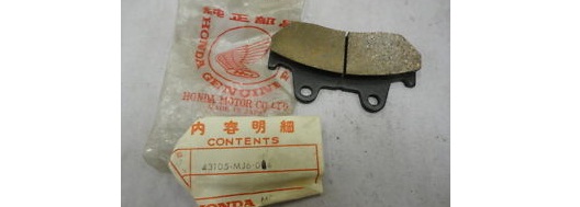 Оригинальные задние тормозные колодки для мотоцикла HONDA 43105MJ6014 (43105-MJ6-014)