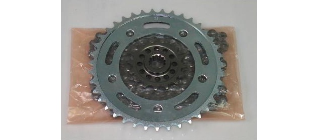 Оригинальный комплект из цепи и звёзд Honda 06406MATE01 (06406-MAT-E01) Оригинальный комплект из цепи и звёзд Honda 06406MATE01 (06406-MAT-E01)