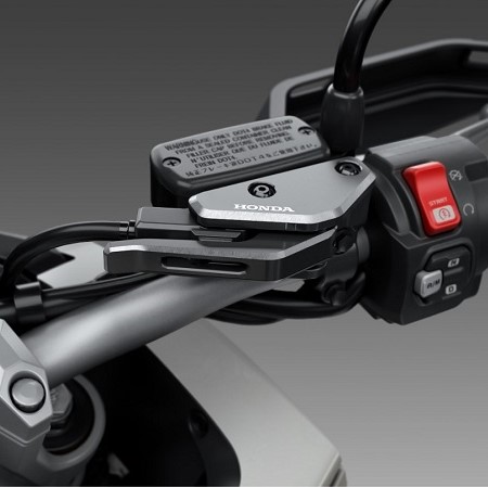 Оригинальная крышка стояночного рычага для Honda NT1100 (2022 - н.в.) DCT, X-ADV (2021 - н.в.) Оригинальная крышка стояночного рычага для Honda NT1100 (2022 - н.в.) DCT, X-ADV (2021 - н.в.)