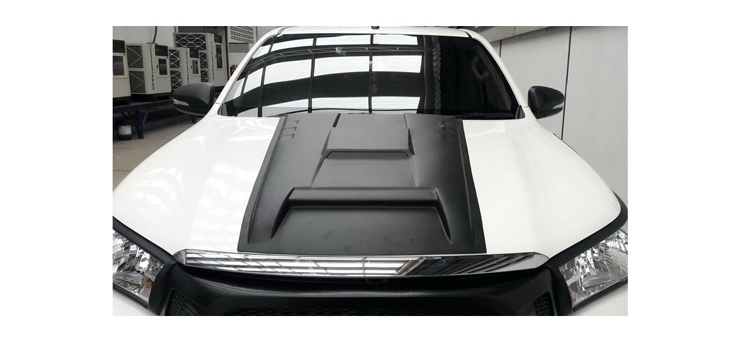 Накладка на капот Toyota Hilux 2015-2016 Накладка на капот Toyota Hilux 2015-2016