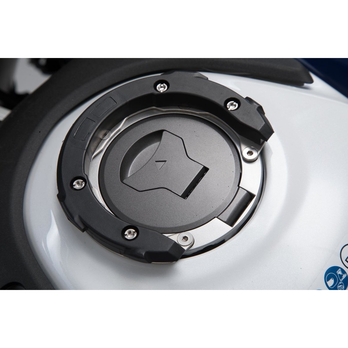 Крепление на горловину бака (5 болтов) SW-Motech EVO для мотоцикла Honda Крепление на горловину бака (5 болтов) SW-Motech EVO для мотоцикла Honda