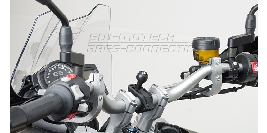 Универсальное крепление навигатора на руль SW-Motech для мотоцикла Honda (для рулей с ∅22/28 мм) Универсальное крепление навигатора на руль SW-Motech для мотоцикла Honda (для рулей с ∅22/28 мм)