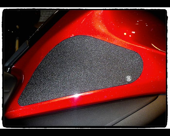 Комплект защитных наклеек на бак TechSpec  для мотоцикла Honda VFR1200 10-14 Комплект защитных наклеек на бак TechSpec  для мотоцикла Honda VFR1200 10-14