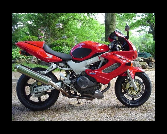 Комплект защитных наклеек на бак TechSpec  для мотоцикла Honda VTR1000F 97-06 Комплект защитных наклеек на бак TechSpec  для мотоцикла Honda VTR1000F 97-06