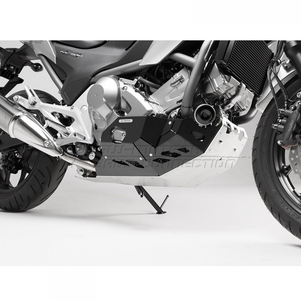 Защита картера SW-Motech для мотоцикла Honda NC700SD/XD / NC750SD/XD (с автоматической коробкой передач DCT) Защита картера SW-Motech для мотоцикла Honda NC700SD/XD / NC750SD/XD (с автоматической коробкой передач DCT)