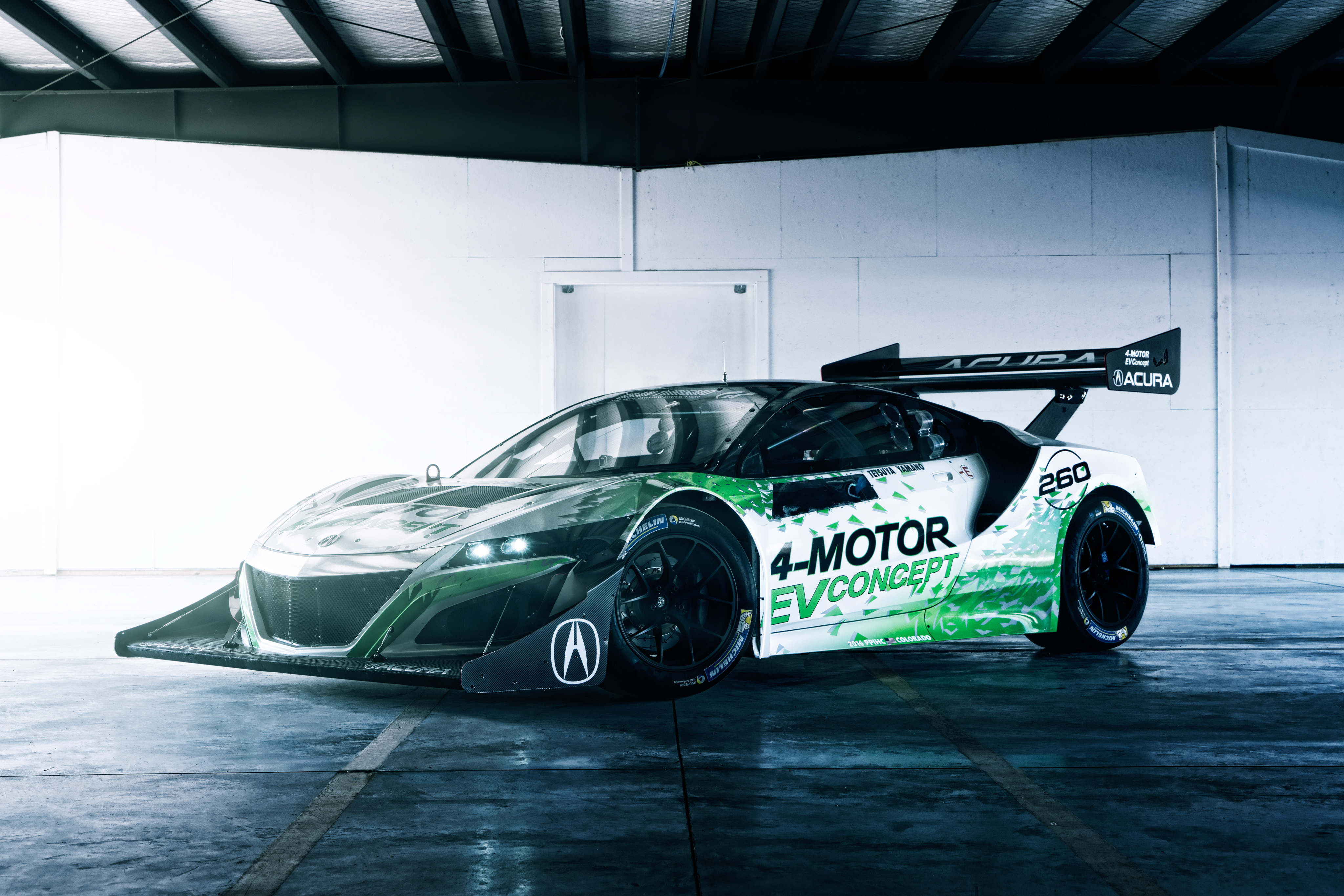 Компания Acura представила публике электрический NSX Компания Acura представила публике электрический NSX