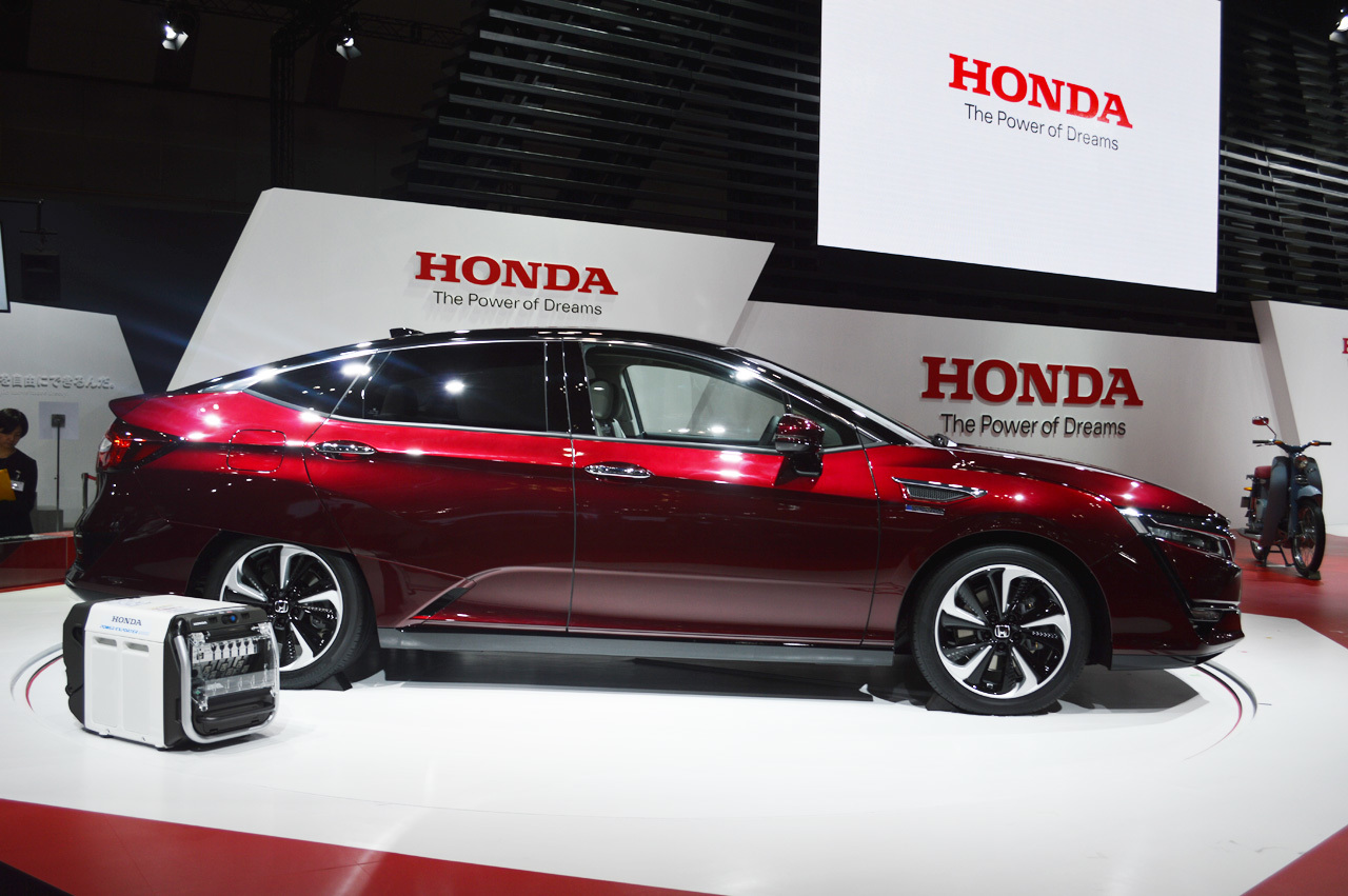 Honda Clarity - водорордный седан
