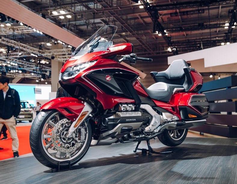 Gold Wing 2018 - Мотоцикл из будущего от Honda Gold Wing 2018 - Мотоцикл из будущего от Honda