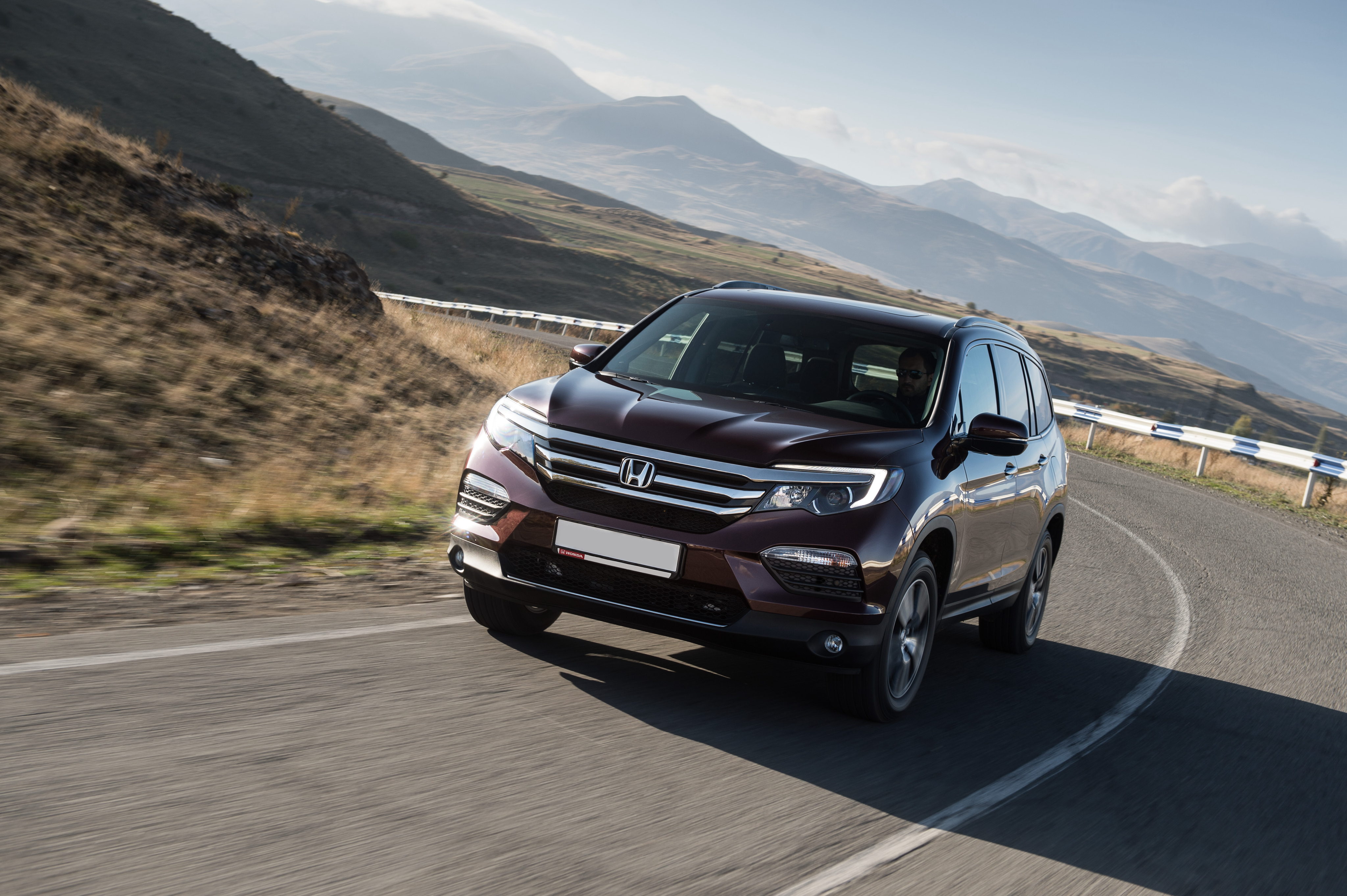Honda обнародовала цены на новый Pilot в России Honda обнародовала цены на новый Pilot в России