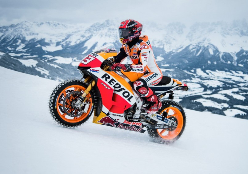 Honda RCV на снежной трассе Honda RCV на снежной трассе